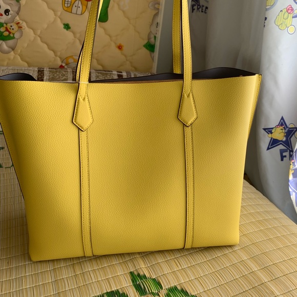 Brand new Tory Burch tote, new without tag. - Picture 2 of 8